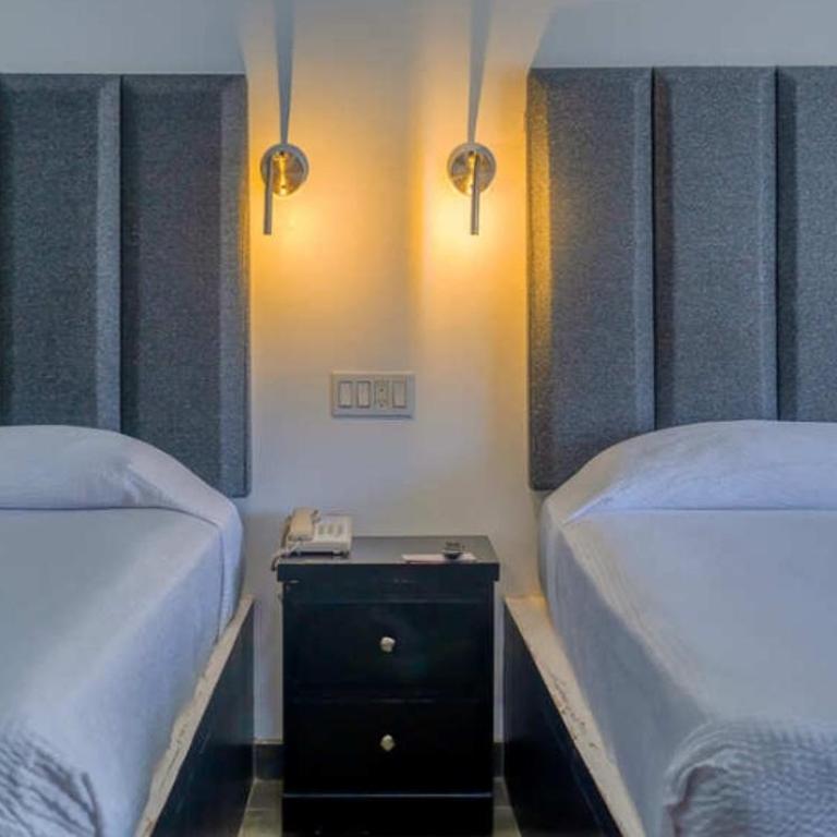 Hotel Playa Bonita Resort - Deluxe Double Room with Two Double Beds - 2