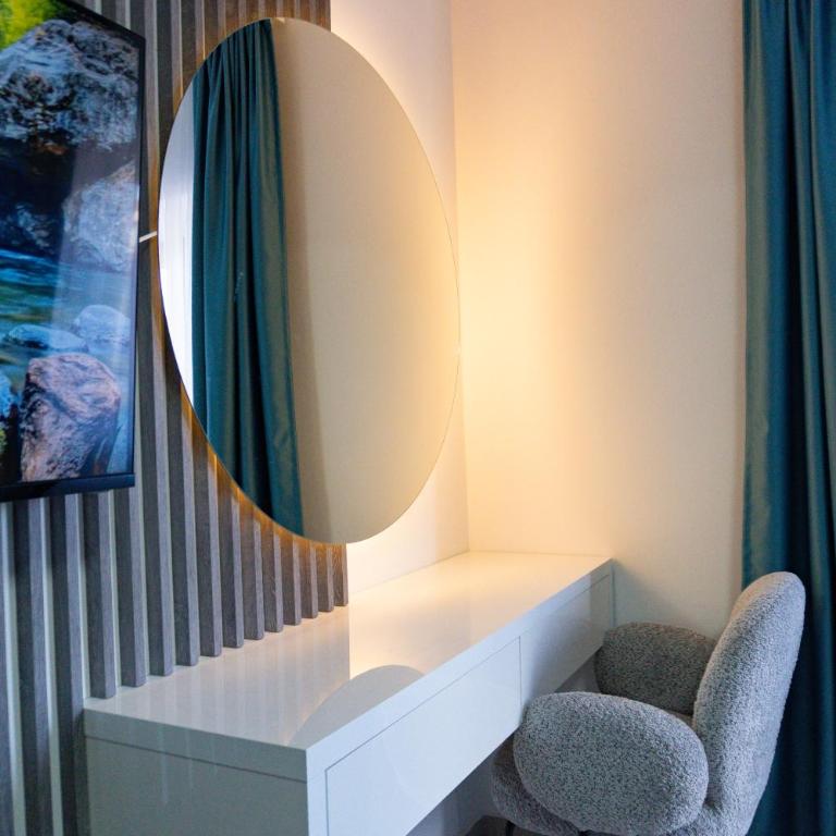 Hotel Tommy - Komfor Trokrevetna Soba - 2