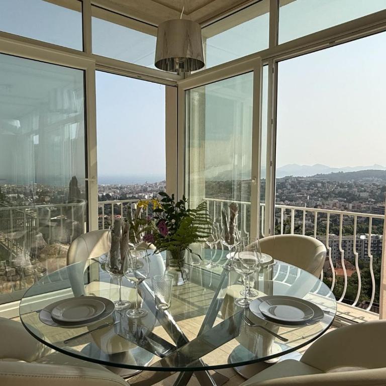 Grande villa, 6 chambres, vue mer, montagne & ville de Cannes - Villa - 14