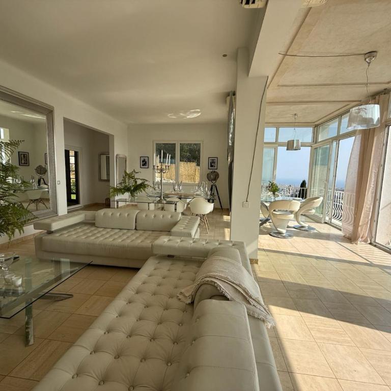Grande villa, 6 chambres, vue mer, montagne & ville de Cannes - Villa - 15