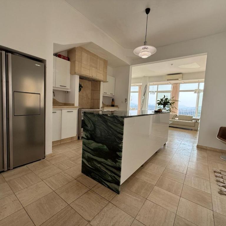 Grande villa, 6 chambres, vue mer, montagne & ville de Cannes - Villa - 17