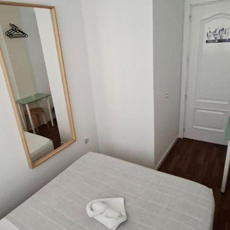 AYZ Sierra de Meira - Auto check-in property - Double Room with Shared Bathroom - 8