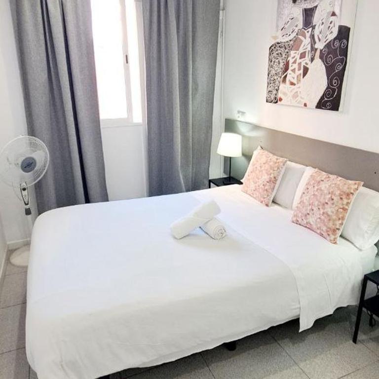AYZ Sierra de Meira - Auto check-in property - Standard Double Room with Shared Bathroom - 10