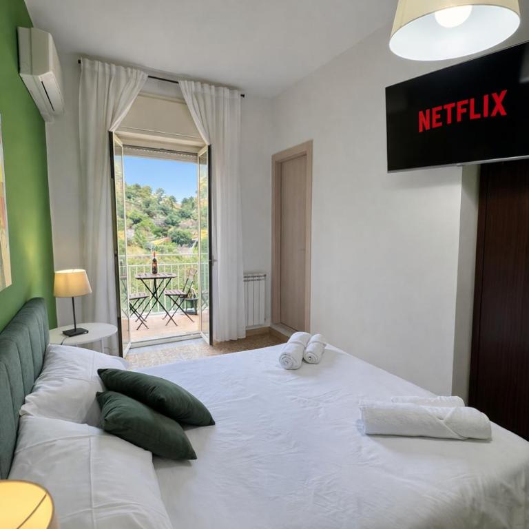Efebo Aeterna - Rooms with Garden View - Camera Matrimoniale Deluxe con Balcone - 1