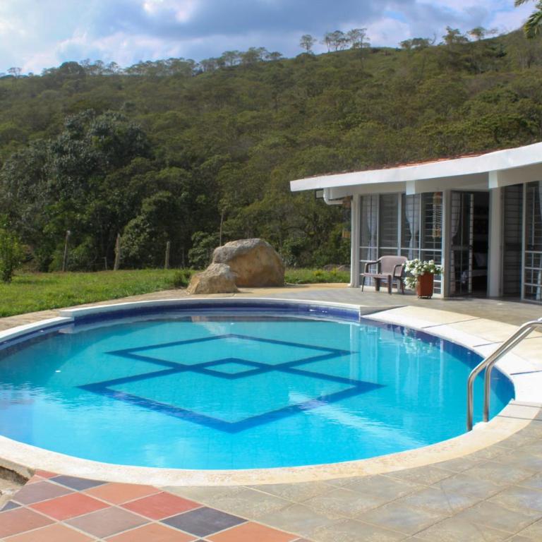 Casa Merak Villa de Lujo con Piscina Infinita y Vista 360 Desconexión Total Oiba Santander - Villa con piscina privada - 9