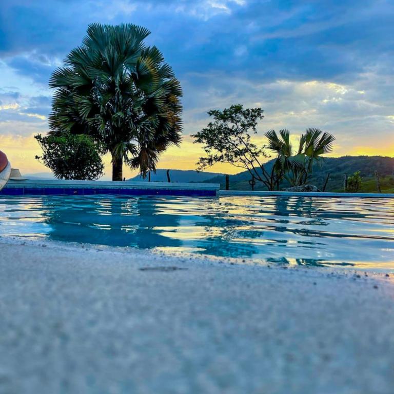 Casa Merak Villa de Lujo con Piscina Infinita y Vista 360 Desconexión Total Oiba Santander - Villa con piscina privada - 15