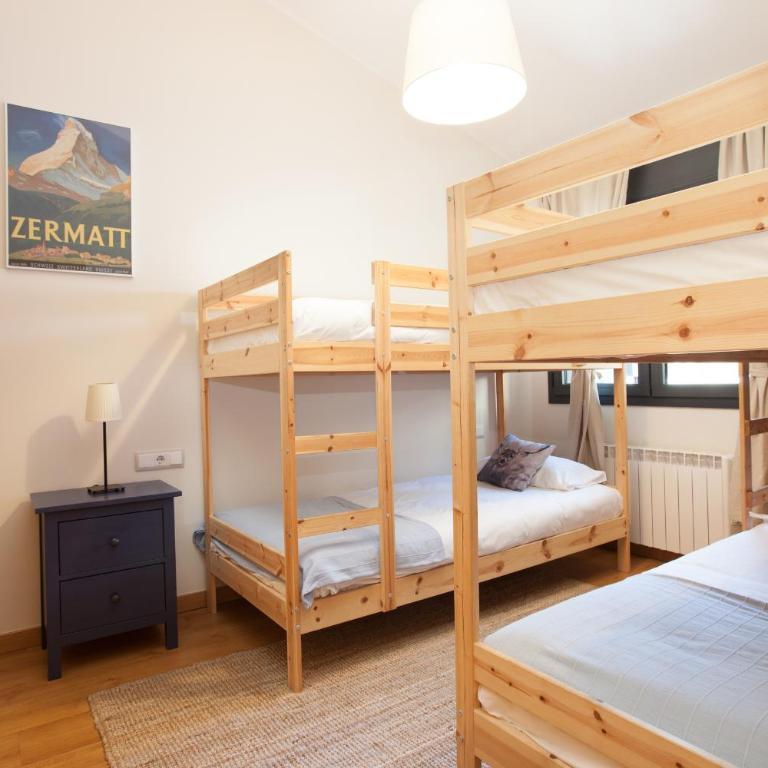 Tarter Mountain Suites - Superior Two Bedroom Apartment with Fireplace for 9 persons. 5 min Walking to Ski Area - 10
