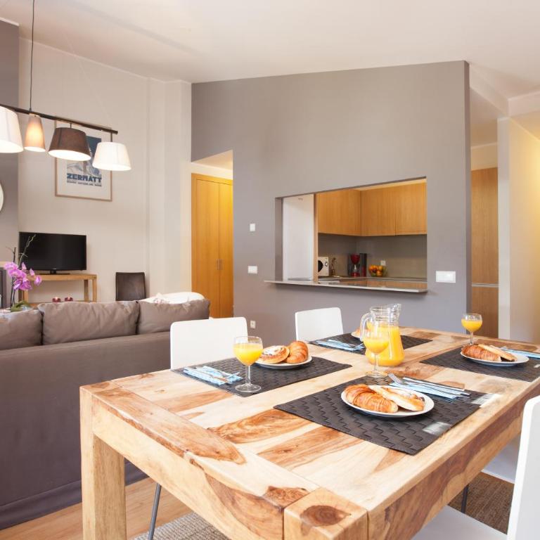 Tarter Mountain Suites - Superior Two Bedroom Apartment with Fireplace for 9 persons. 5 min Walking to Ski Area - 13