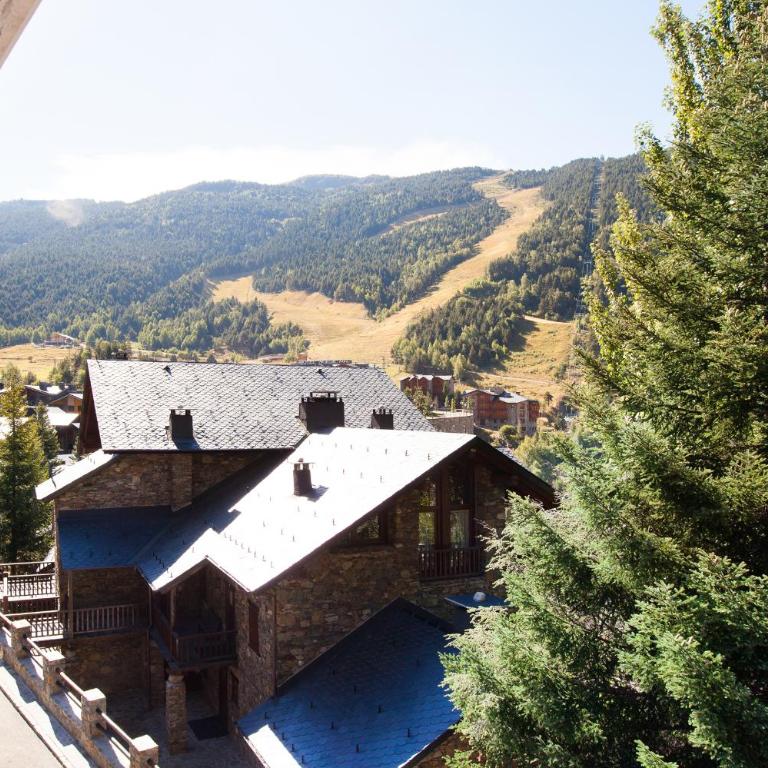 Tarter Mountain Suites - Superior Two Bedroom Apartment with Fireplace for 9 persons. 5 min Walking to Ski Area - 25
