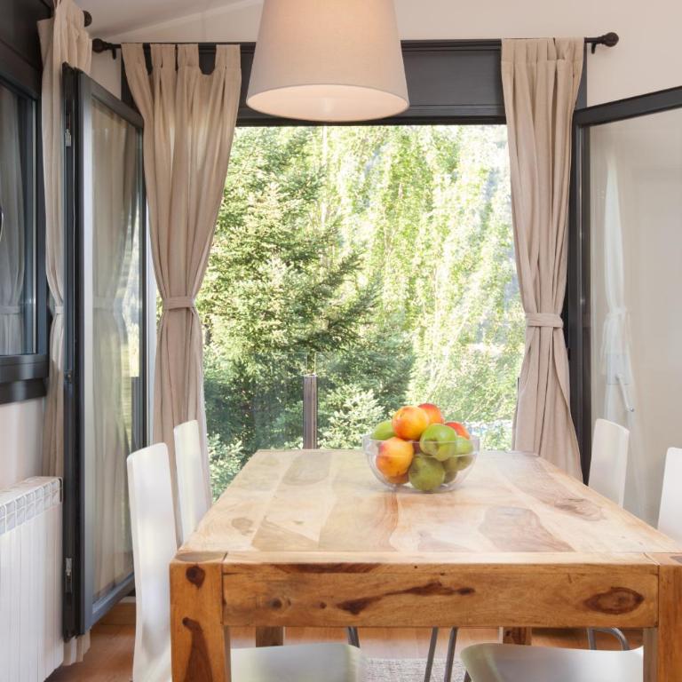 Tarter Mountain Suites - Superior Two Bedroom Apartment with Fireplace for 9 persons. 5 min Walking to Ski Area - 11