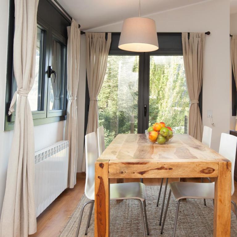 Tarter Mountain Suites - Superior Two Bedroom Apartment with Fireplace for 9 persons. 5 min Walking to Ski Area - 14