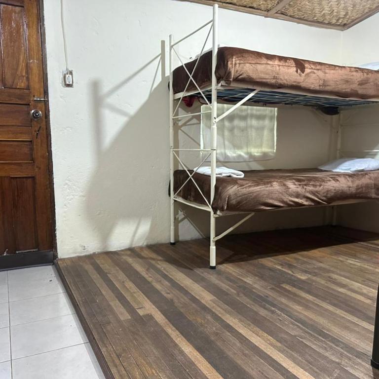 Hostal Casa Cotopaxi - 6-Bed Mixed Dormitory Room - 4