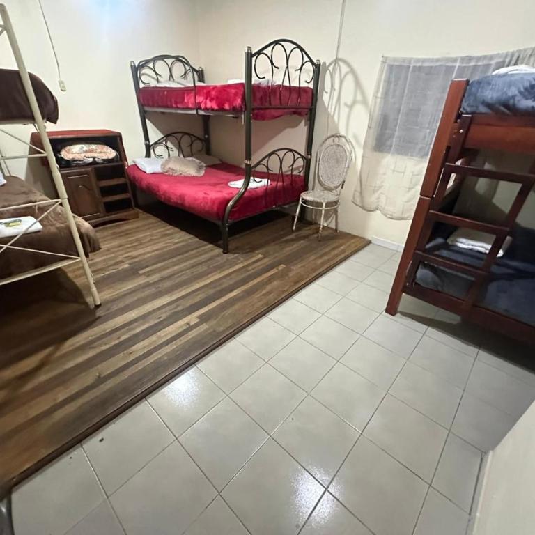 Hostal Casa Cotopaxi - 6-Bed Mixed Dormitory Room - 5