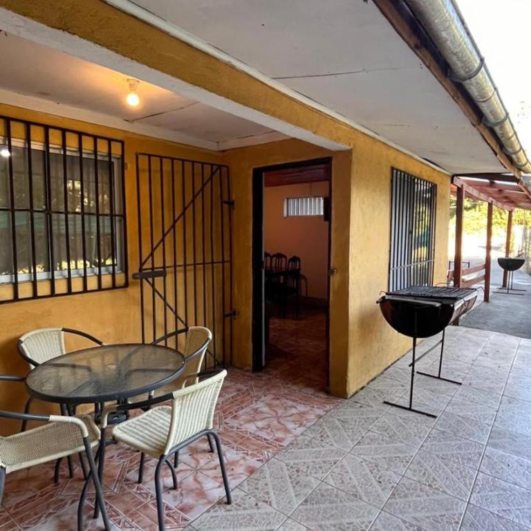 Cabañas Sendero del Lago - Two-Bedroom House - 4