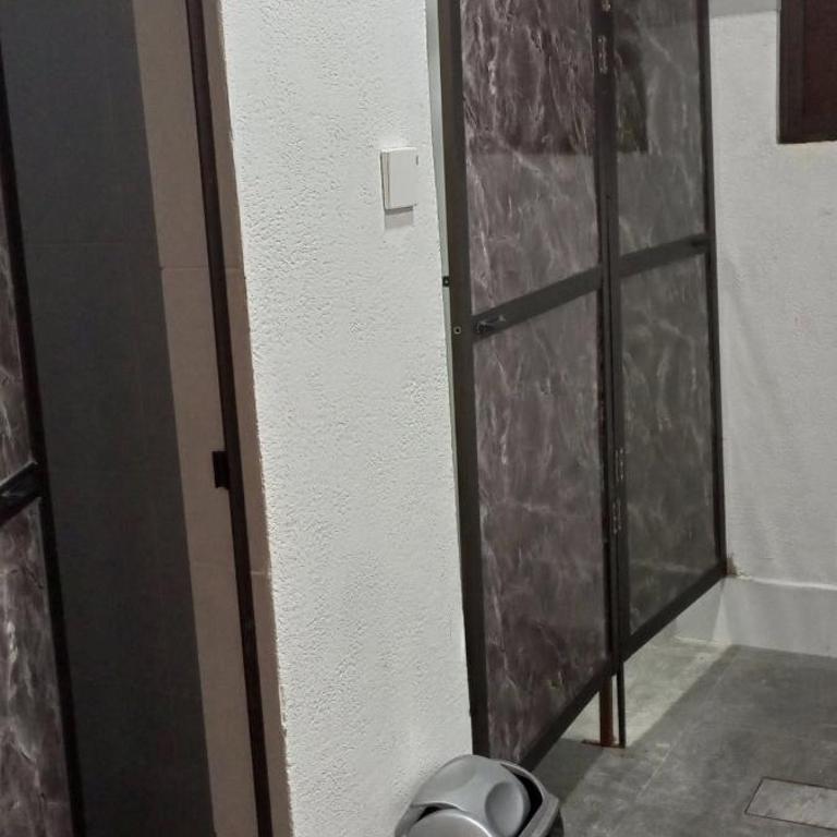 Casa Sajama 121 - Habitación compartida de 4 camas para hombres - 10