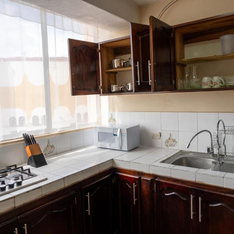 Cómodo y moderno departamento en el centro de Riobamba - Two-Bedroom Apartment - 2
