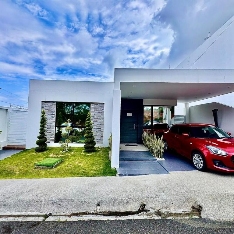 Casa Kily - Three-Bedroom House - 2