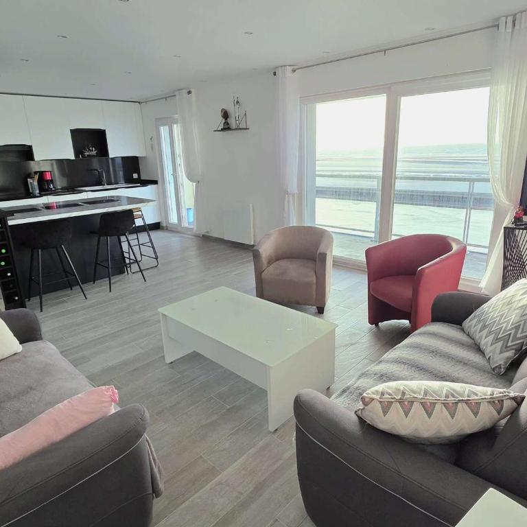 Magnifique T3 en Front de Mer à Wimereux avec Balcon et Wifi - FR-1-675-55 - Apartment - 2