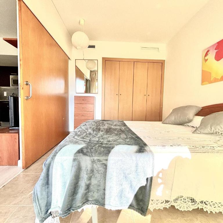 Apartamento en Roses con Terraza Privada y Parking - ES-258-185 - Apartamento - 9