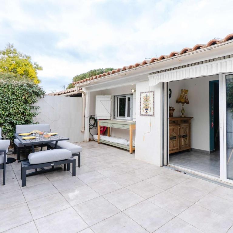 Pavillon climatisé 6 pers. avec parking & vélos à Gruissan - FR-1-409-290 - Villa - 1