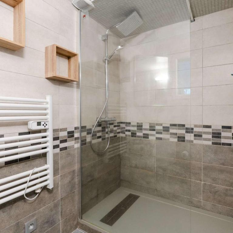 Pavillon climatisé 6 pers. avec parking & vélos à Gruissan - FR-1-409-290 - Villa - 17