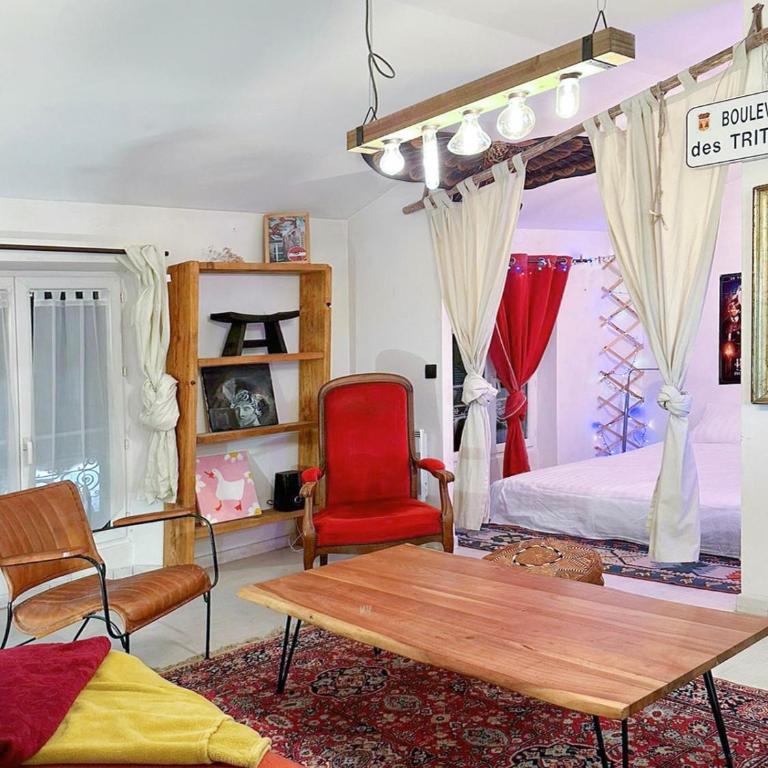 Charming apartment - Two-Bedroom Apartment - 4