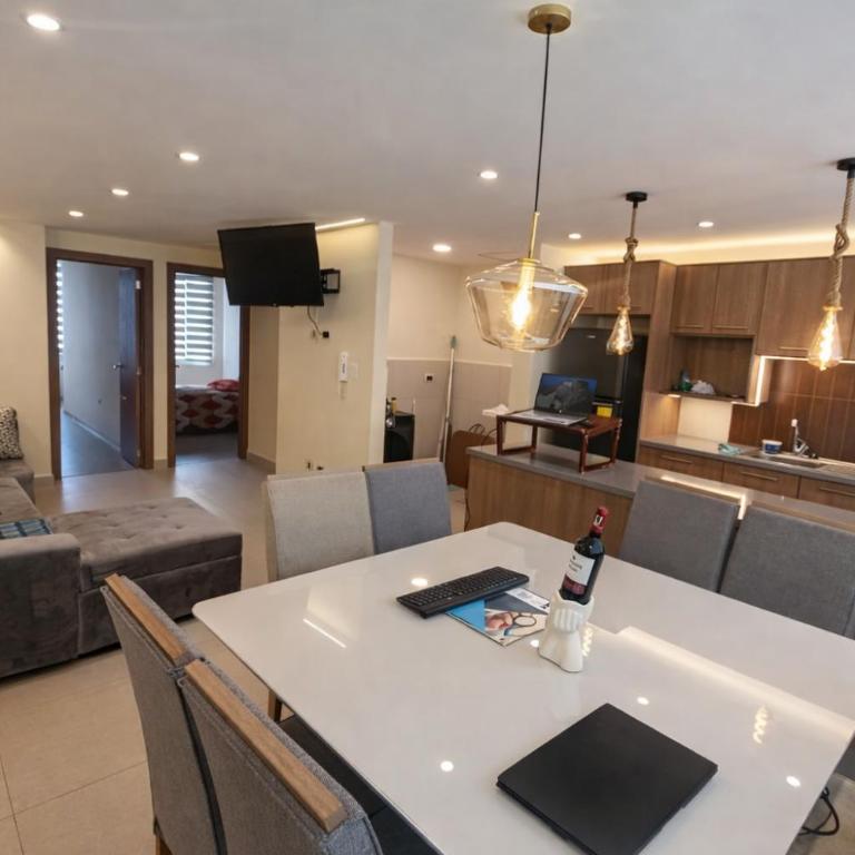 Toledo Plaza Quito Apartamento - Two-Bedroom Apartment - 1