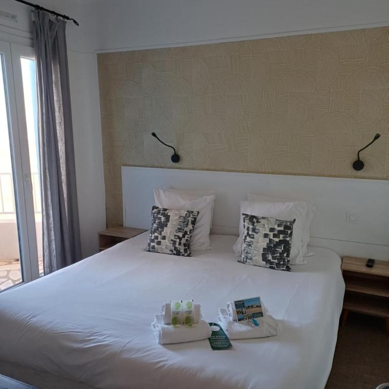 Hôtel de la Mer - Chambre Double avec Balcon - Vue sur Mer et Rue - 1