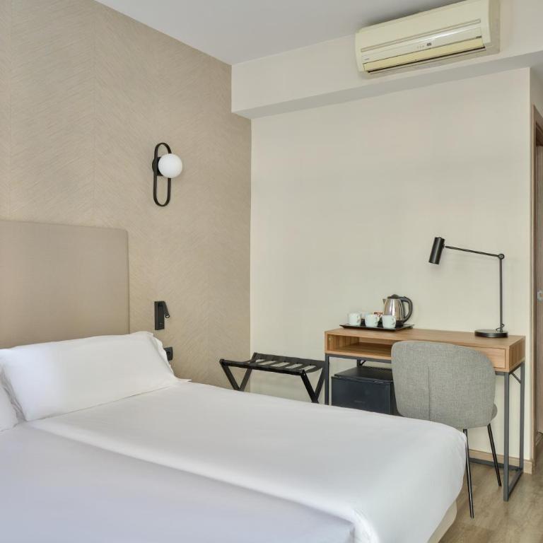 Hostal Centric - Superior Twin Room - 4