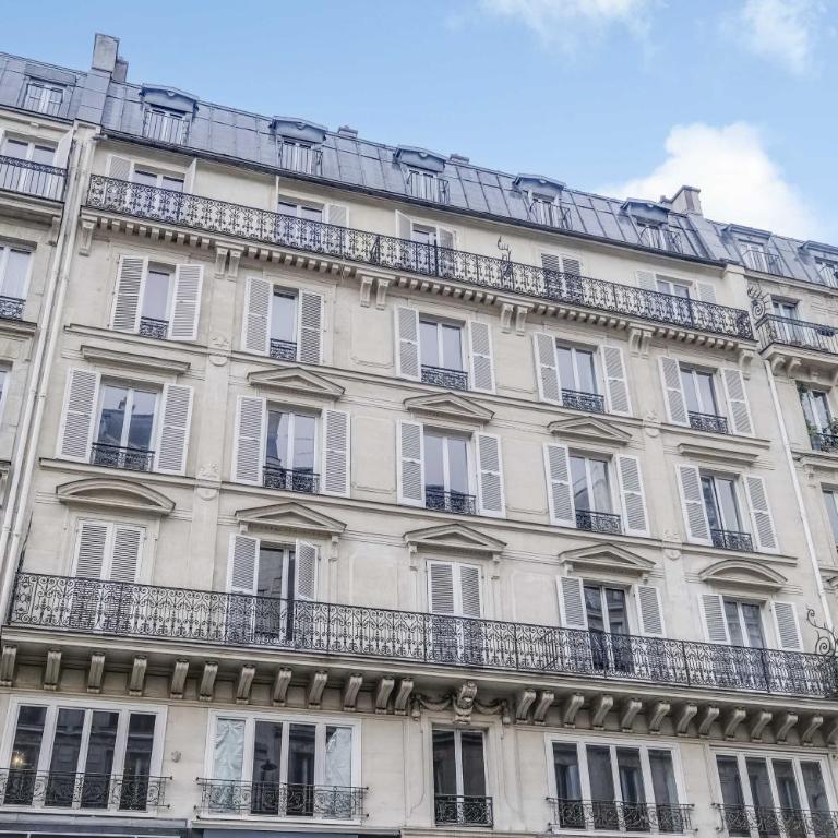 Haussmannian apt - 2BDR-6P near Marais-sentier - Apartment - 6