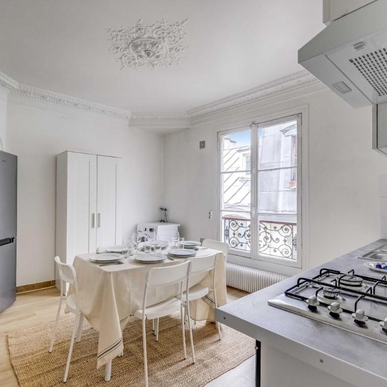 Haussmannian apt - 2BDR-6P near Marais-sentier - Apartment - 9
