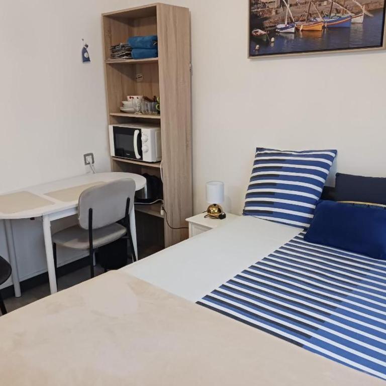 CHAMBRES Climatisées tout Confort,GARE ,WIFI, parking, avec pt dejeuner compris - Chambre Double - 5