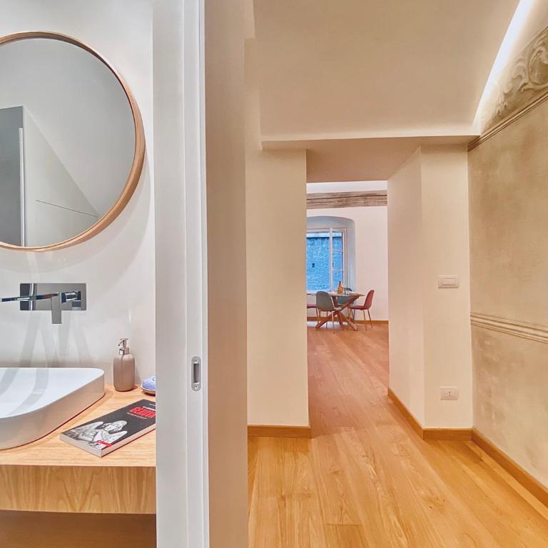 Stunning San Lorenzo 19 Apt - Rolli Palace - Free Private Parking Included! - One-Bedroom Apartment - 4
