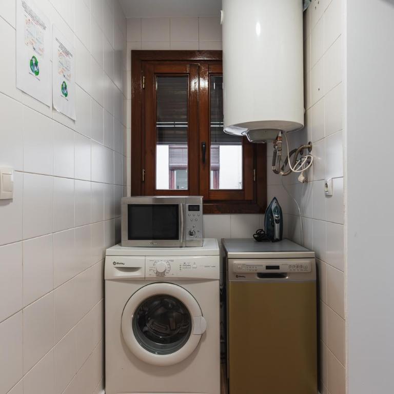 tuAnfitrion Zafiro Elvira Apartments City Centre - Two-Bedroom Apartment - 13