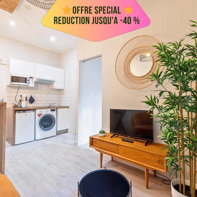 Le PETIT JEAN- CENTRAL PRES GARE ET TRAM - supermarchés - WIFI - - Appartement 1 Chambre - 1
