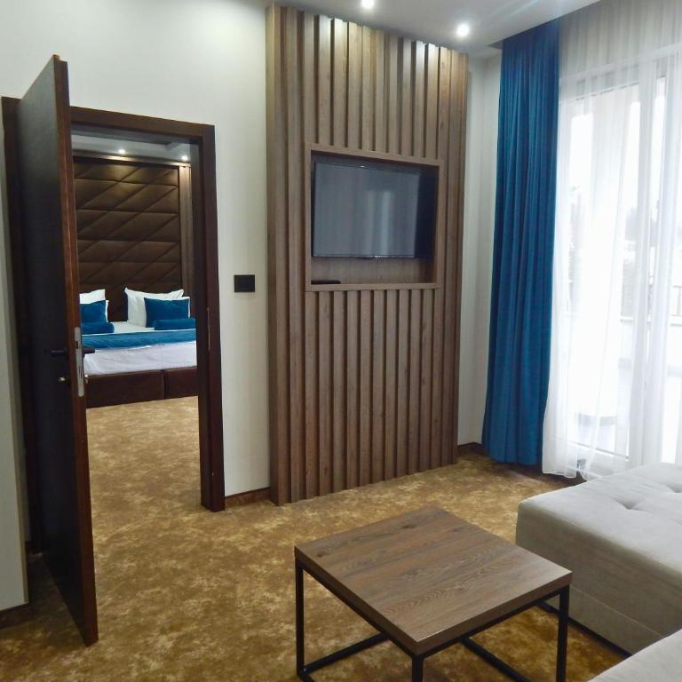 Spa Resort & Hotel Vrnjačke Terme - Deluks Soba s Bračnim Krevetom i Pomoćnim Ležajem - 1