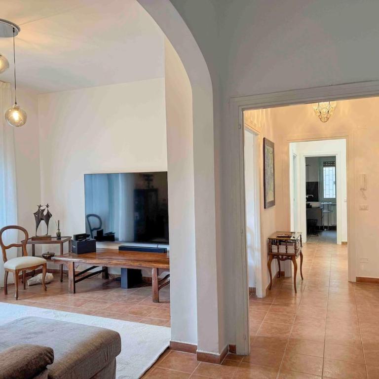 120 sqm Elegance in Rome with Private Parking - Appartamento con 2 Camere da Letto e Balcone - 1