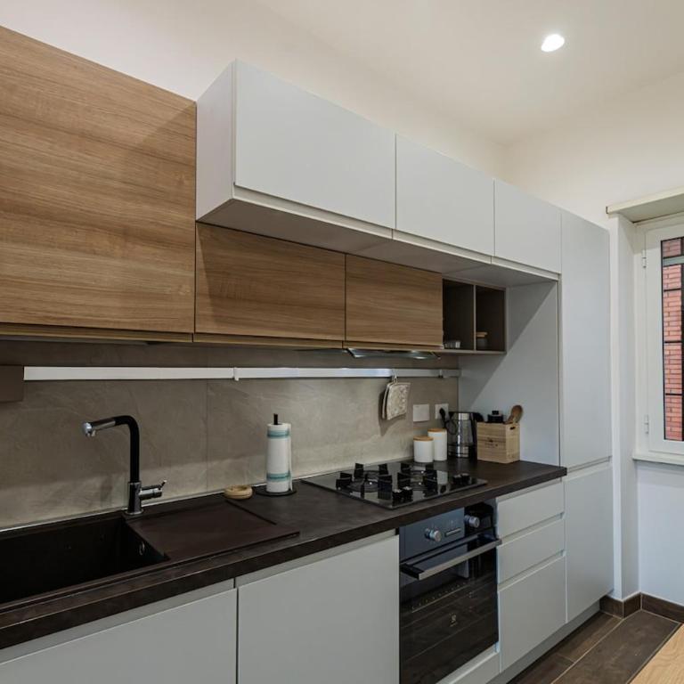 120 sqm Elegance in Rome with Private Parking - Appartamento con 2 Camere da Letto e Balcone - 18