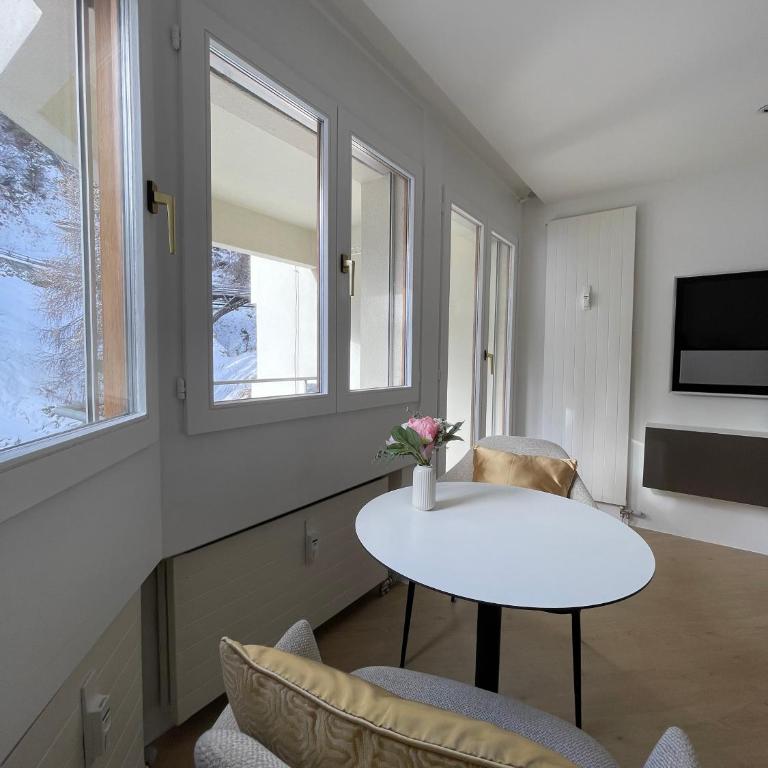 Wasserfall - Zentrum - Balkon - Seeblick - Küche - One-Bedroom Apartment - 19