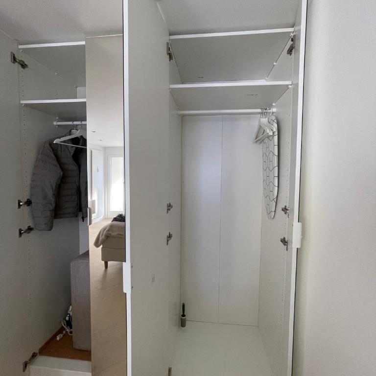 Wasserfall - Zentrum - Balkon - Seeblick - Küche - One-Bedroom Apartment - 16