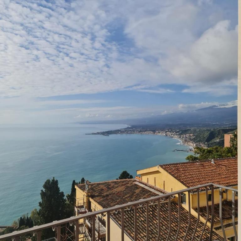 Carmela-Enzo Apartment Taormina View - Appartamento Standard con 2 Camere da Letto - 26