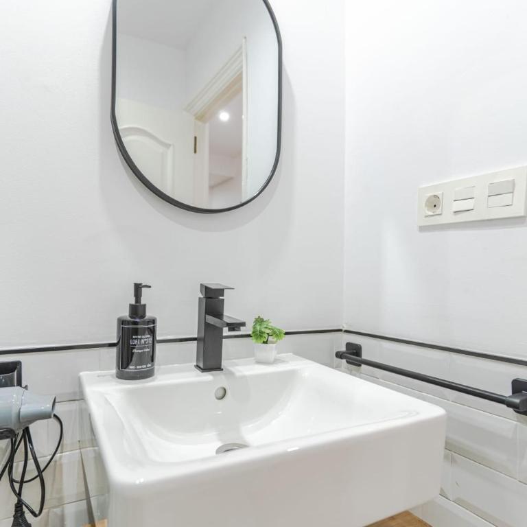 Apartamento Gran Vía Nazarí, By DaiMar - Two-Bedroom Apartment - 40