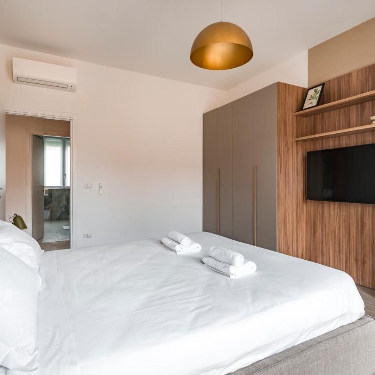 Luxury Design Penthouse with Historic View 3-Bedroom - Three-Bedroom Apartment - 21