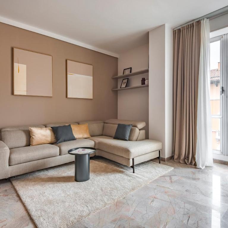 Luxury Design Penthouse with Historic View 3-Bedroom - Three-Bedroom Apartment - 16