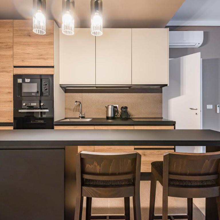 Luxury Design Penthouse with Historic View 3-Bedroom - Three-Bedroom Apartment - 10