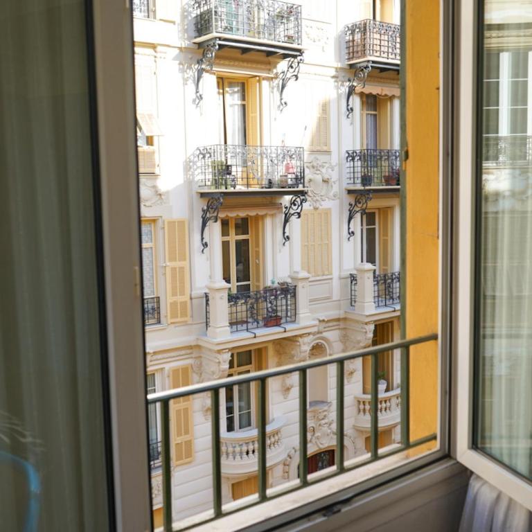 Alpazur - Double Room with Private Bathroom - 8
