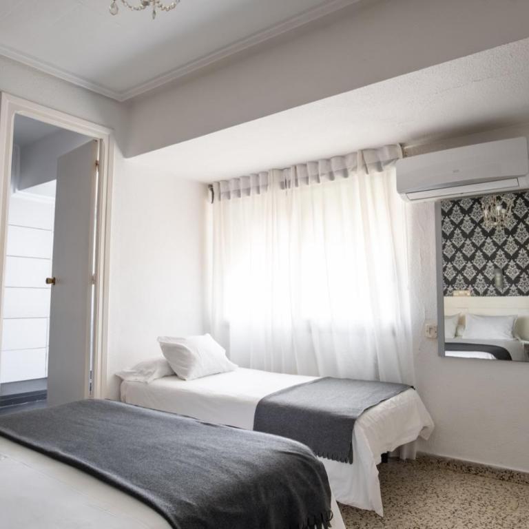 Hostal On Dormire Valencia - Double Room with Extra Bed - 14