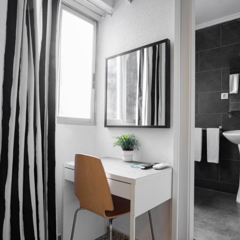 Hostal On Dormire Valencia - Double or Twin Room - 22