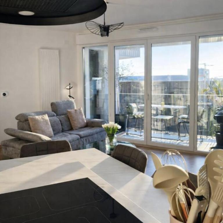 Appartement moderne et spacieux 2 chambres, parking privé - Appartement 2 Chambres - 10