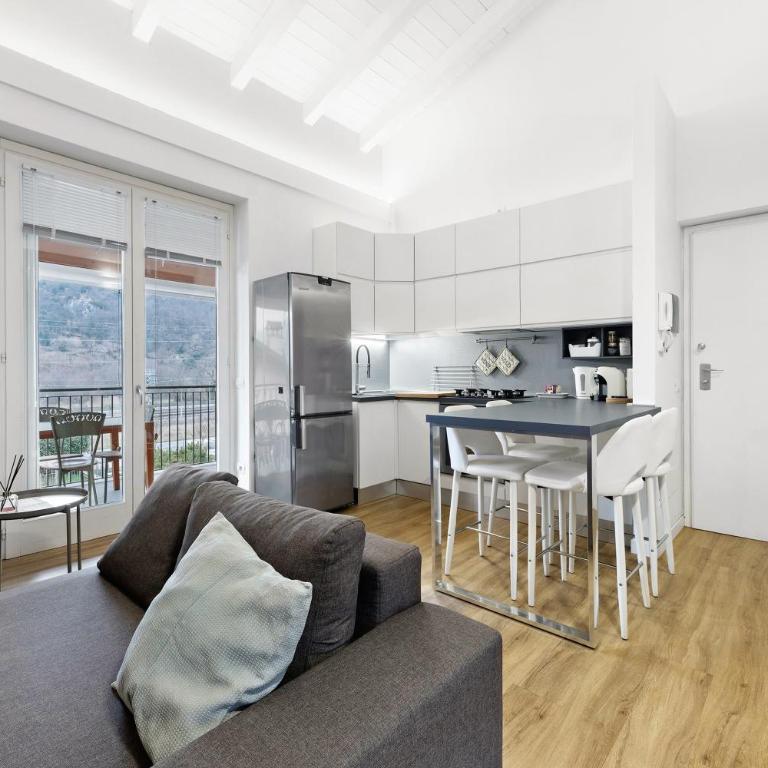 Cleo Home - Appartamento con 2 Camere da Letto e con Vista Montagna - 1